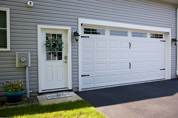 24/7 Emergency Garage Door Panel Replacement experts in Seabrook, MD